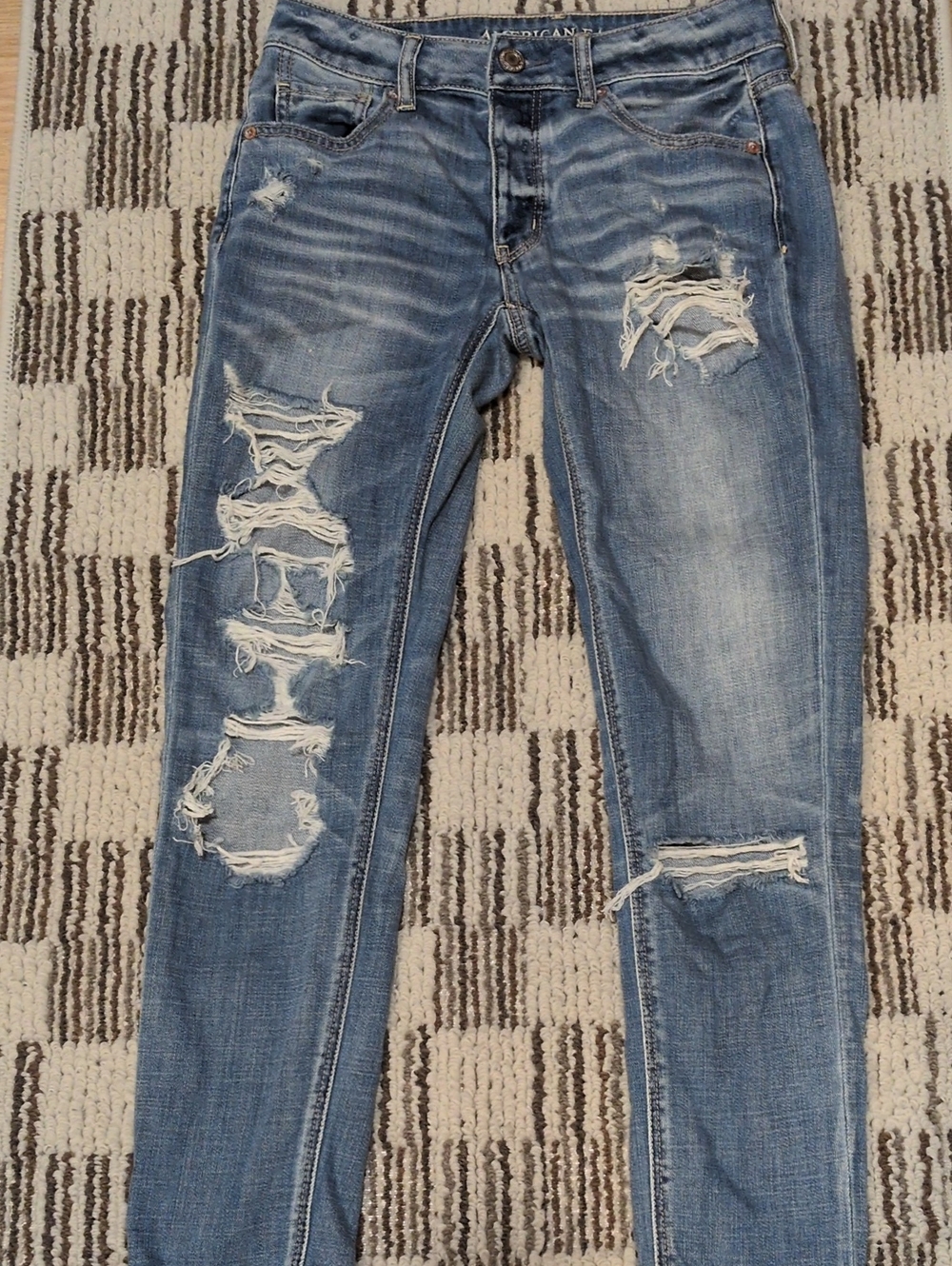 American Eagle Outfitters Women’s Skinny Ripped Light Blue Jeans